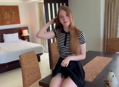 Khách lữ hành gạ tình cô lễ tân